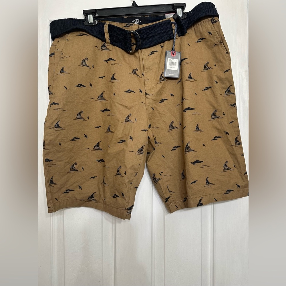 Beverly Hills Polo Club sailboat chino men’s shorts are a size 38.